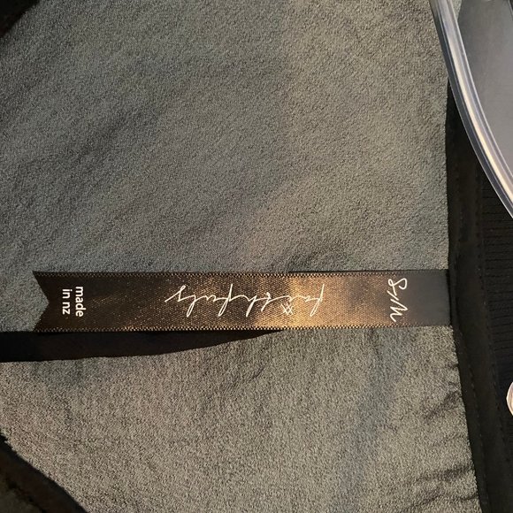 Top - Picture 5 of 6